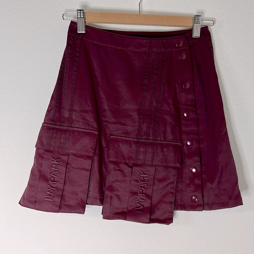 NWOT Limited Edition Adidas x Ivy Park by Beyoncé cargo mini skirt, burgundy. XS